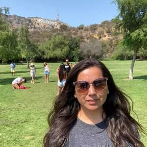 Meet your Posher, Carolina isabel